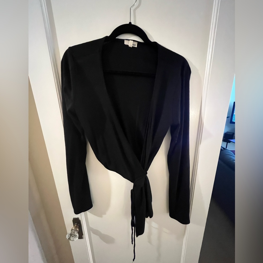 Aritzia Wilfred wrap top